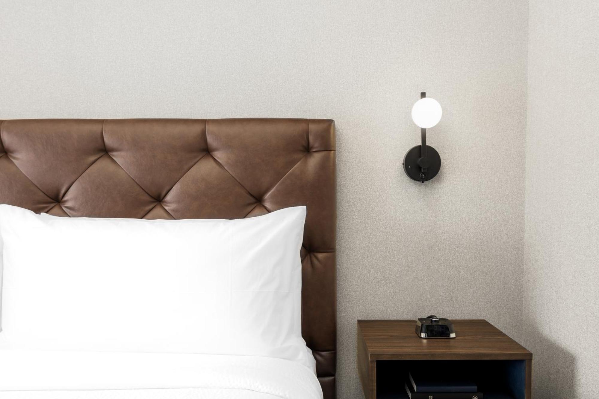 Four Points By Sheraton Kelowna Airport Extérieur photo