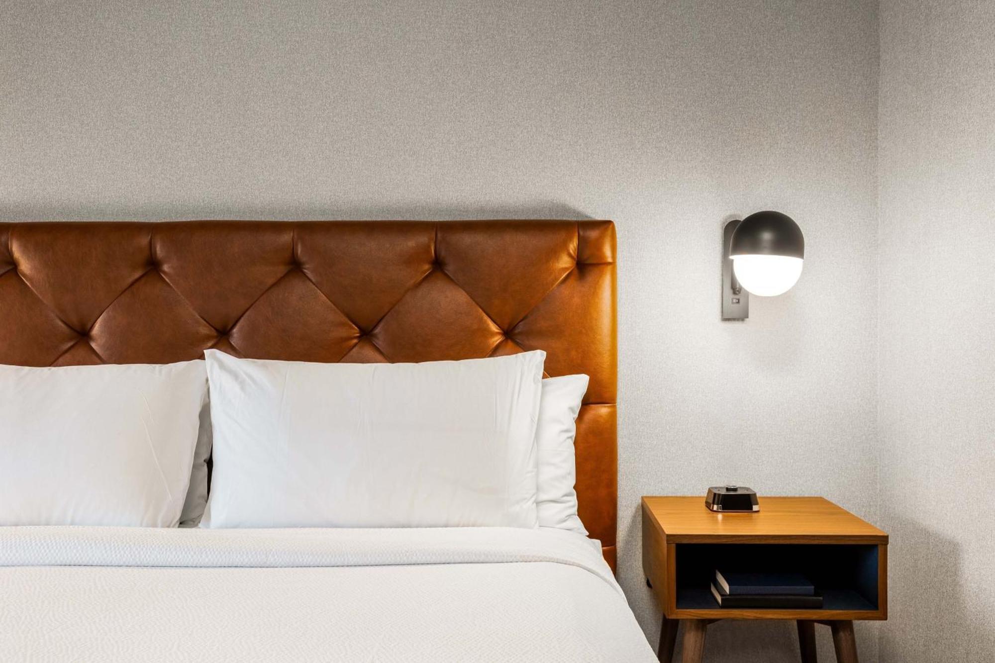 Four Points By Sheraton Kelowna Airport Extérieur photo